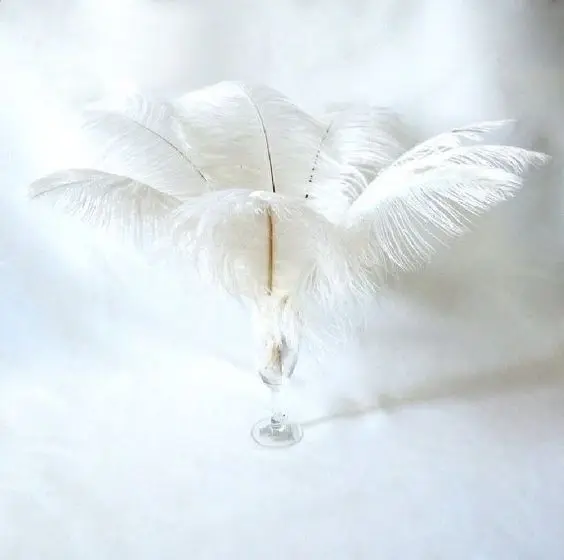 

Bulk price 100pcs/lot Elegant White ostrich feathers 15-75cm for craft wedding party supplies Carnival decoration plumages
