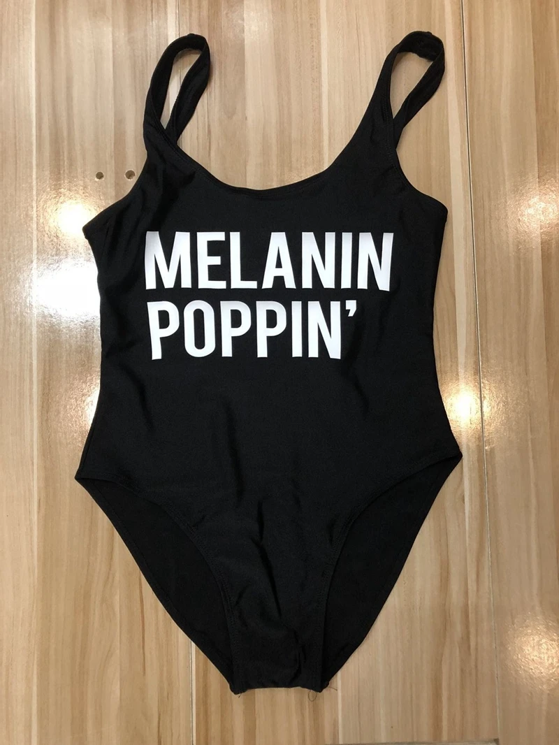 Купальник MELANIN POPPIN с высоким вырезом и надписью сплошной Забавный купальник