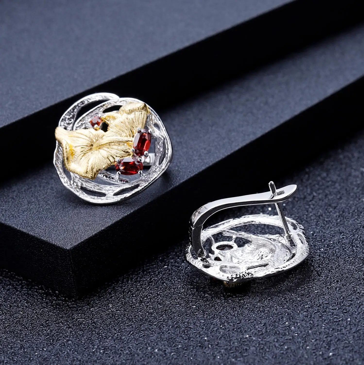 Серьги клипсы женские из серебра 925 пробы с натуральным красным