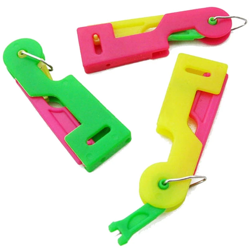 Пластиковый случайного цвета Автоматическая Игла Threader Швейные машины полезное руководство для пожилых