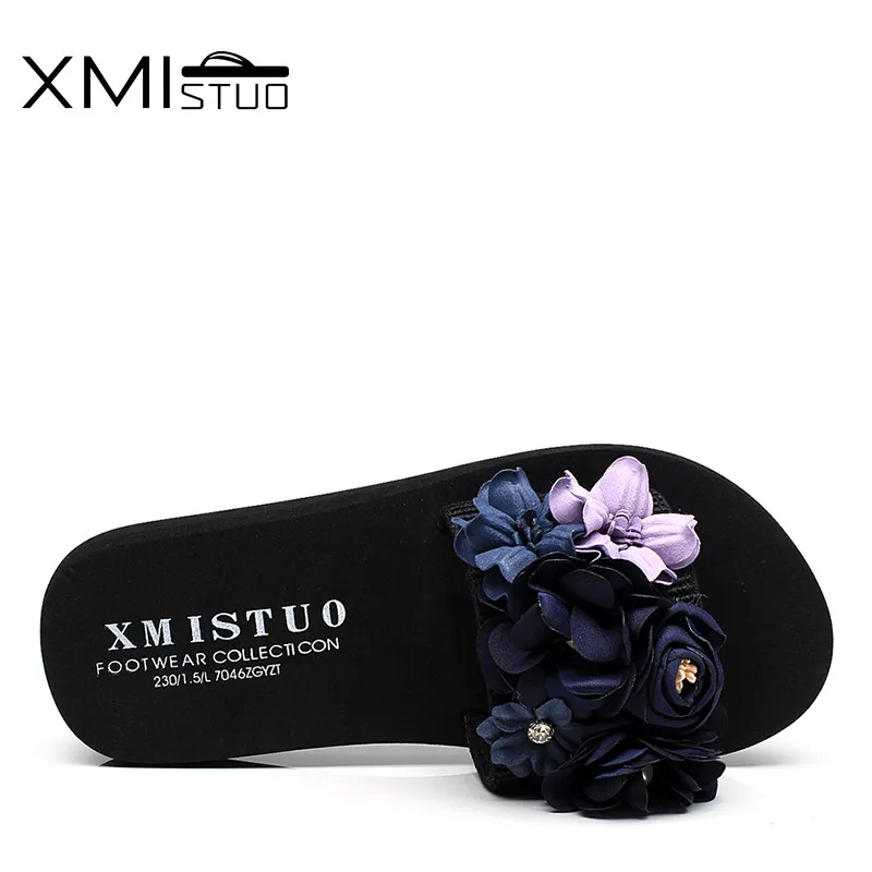 XMISTUO/красивые летние домашние тапочки с цветочным рисунком; корейские женские сандалии; домашние шлепанцы на низком каблуке 3 см; пляжные шлепанцы для девочек; 2 цвета; 7180