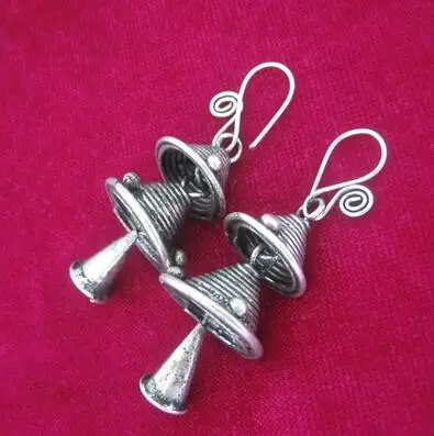 

Selling Jewelry>>long Earrings Guizhou national wind jewelry national wind retro Chinese clothing accessories handmade seedlings