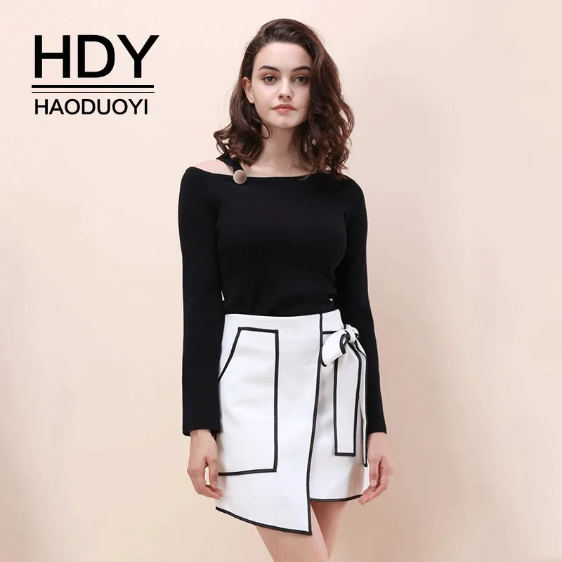 HDY Haoduoyi 2019 Женский черный пуловер с вырезом лодочкой женский свитер открытыми