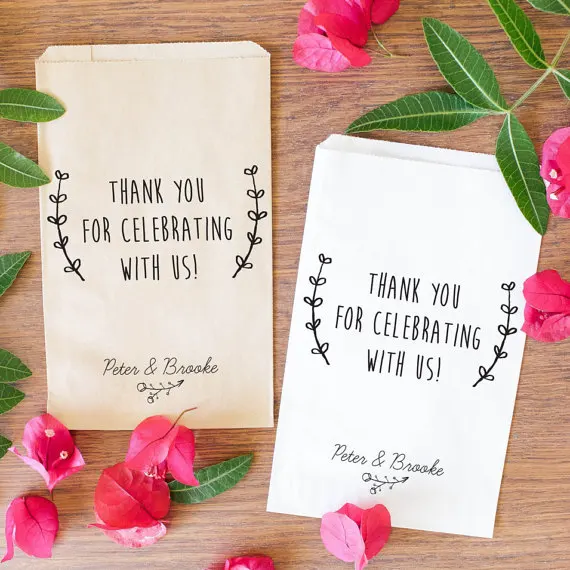 Индивидуальные свадебные пакеты в виде попкорна конфет буфета пончиков с