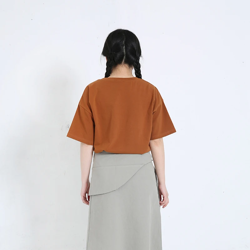 Летняя футболка женская хлопковая с круглым вырезом повседневная коричневая