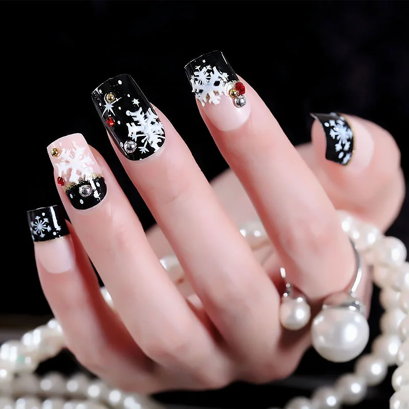 

24pcs Girls Black Color Snowflake Printing False Nails Sexy Christmas Full Cover Nail Art Tips with Glue Best Christmas Gift