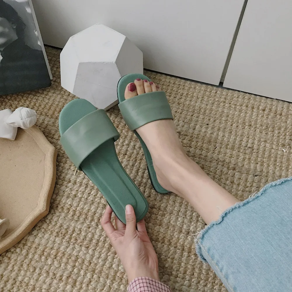 HEE GRAND/шлепанцы на плоской подошве универсальные домашние уличные тапочки