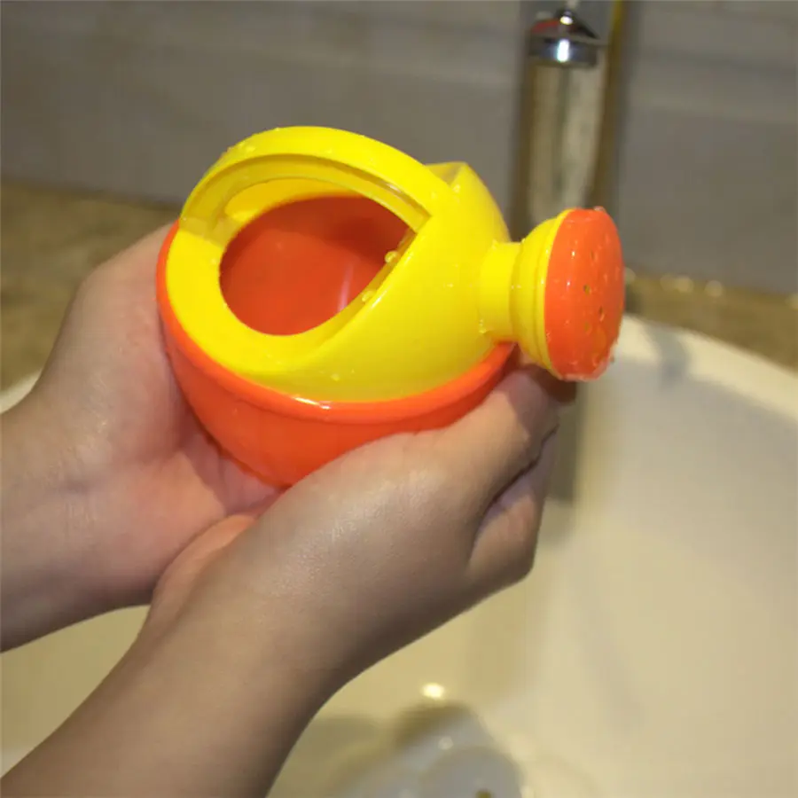 

RCtown Baby Bath Toy Plastic Watering Can Watering Pot Beach Toy Play Sand Toy Gift for Kids Random Color zk15