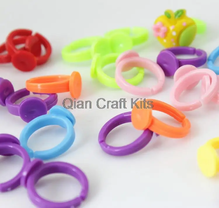 

500pcs Children's Plastic Ring Blank for kids Jewelry Supplies 9 mm glue on pad mixed colors