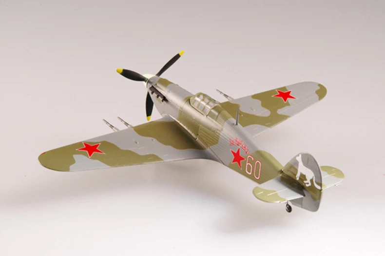 Модель самолета в масштабе 37244 1/72 от EASYMODEL Hurricane MK11 собранная модель завершена не