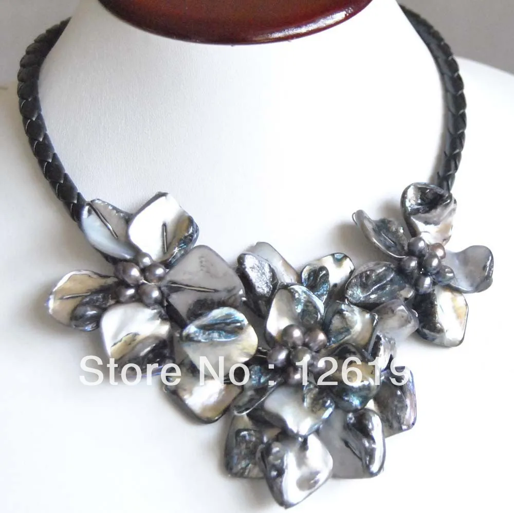 Черная Швабра оболочка и черный культивированный жемчуг три цветка нагрудник