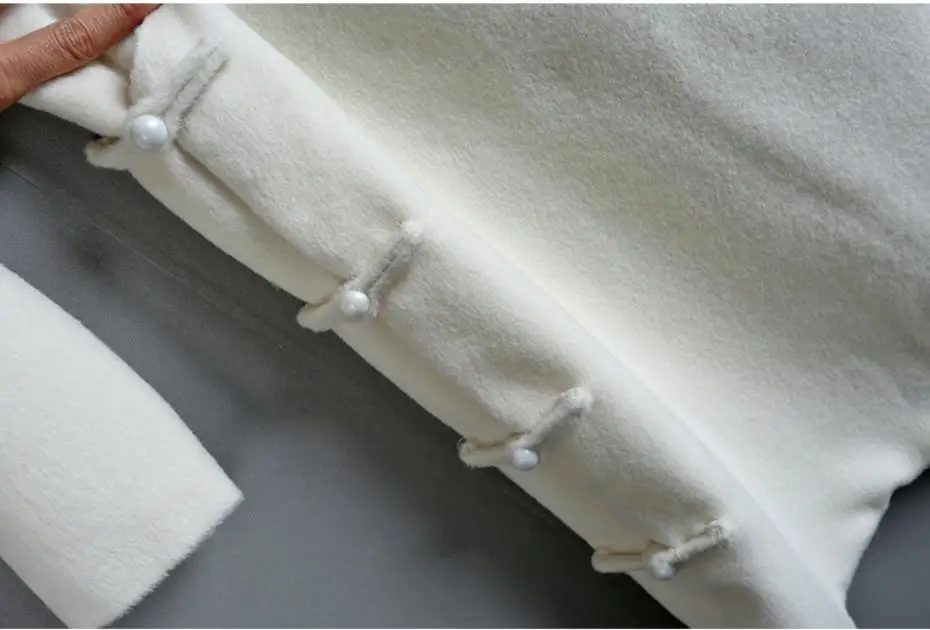 Женское однобортное твидовое платье элегантное белое шерстяное с жемчужинами и