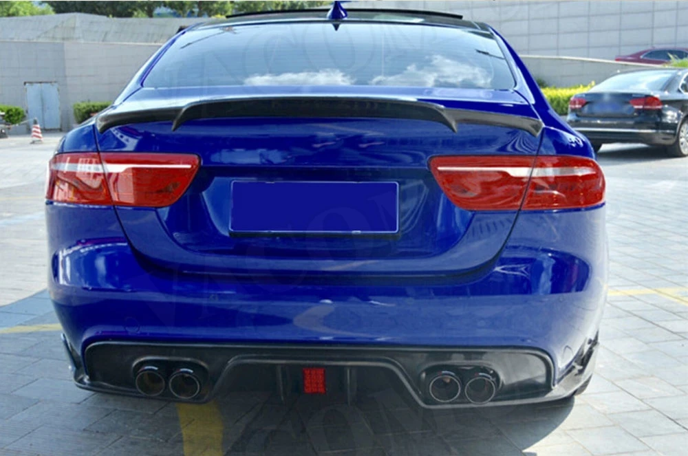Углеродного волокна задний спойлер диффузор подходит для Jaguar XE с светодиодный свет задний бампер
