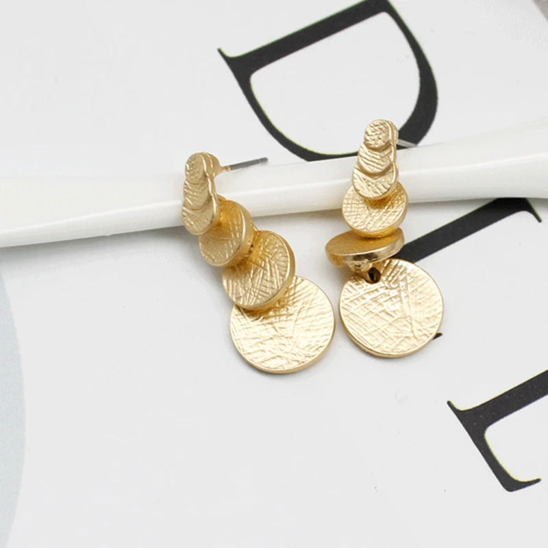 Многослойные металлические круглые вафельные серьги простые золотые гвоздики