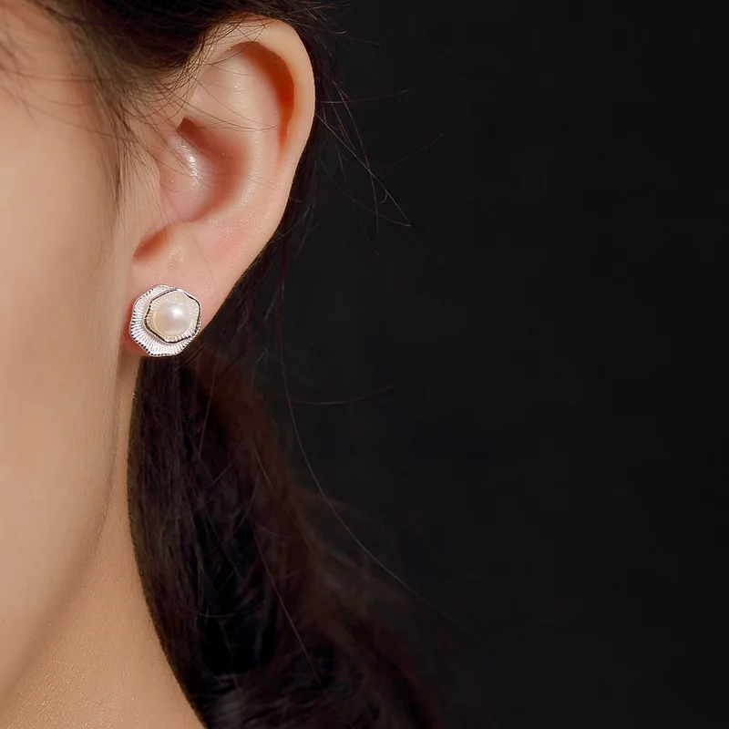 

Pure Silver Ways Natural Pearl Literary Contracted Woman Earrings Earrings Wholesale Agents