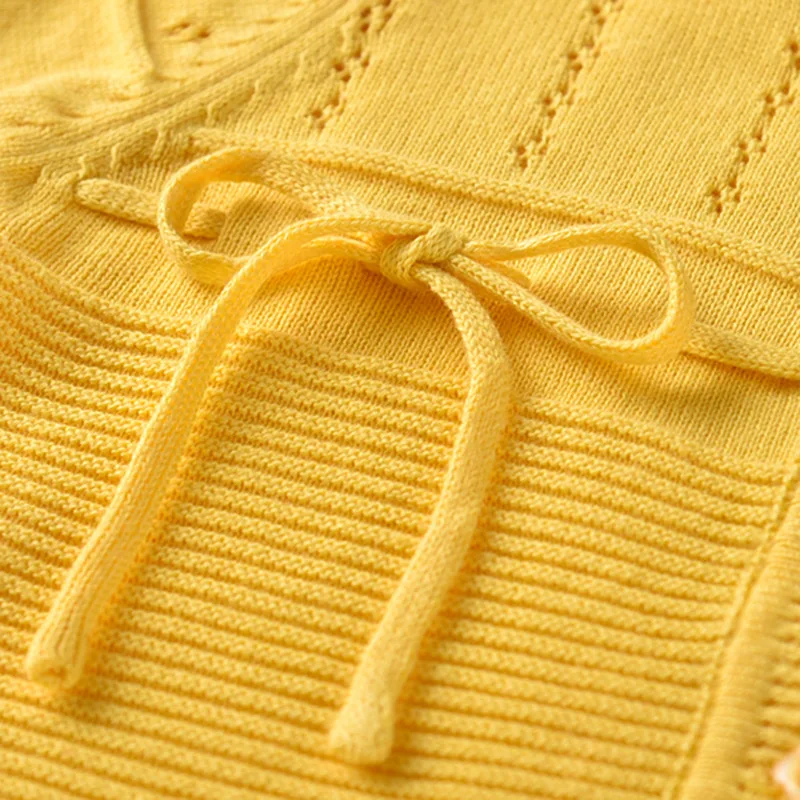 Свитер для маленьких девочек с галстуком-бабочкой детский пуловер перфорацией