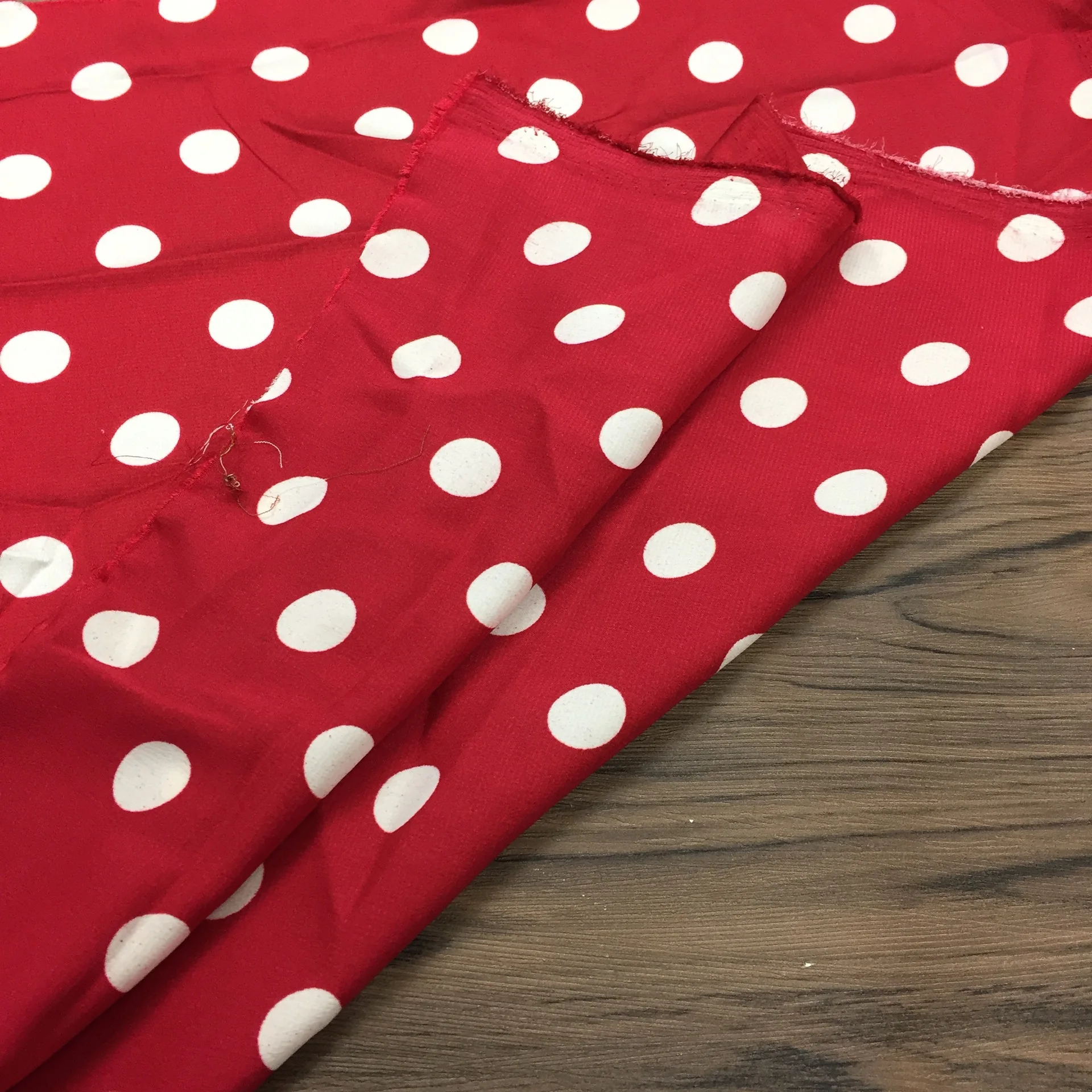 2 см волнистая атласная ткань с принтом в горошек плотная Cheongsam рубашка вечернее