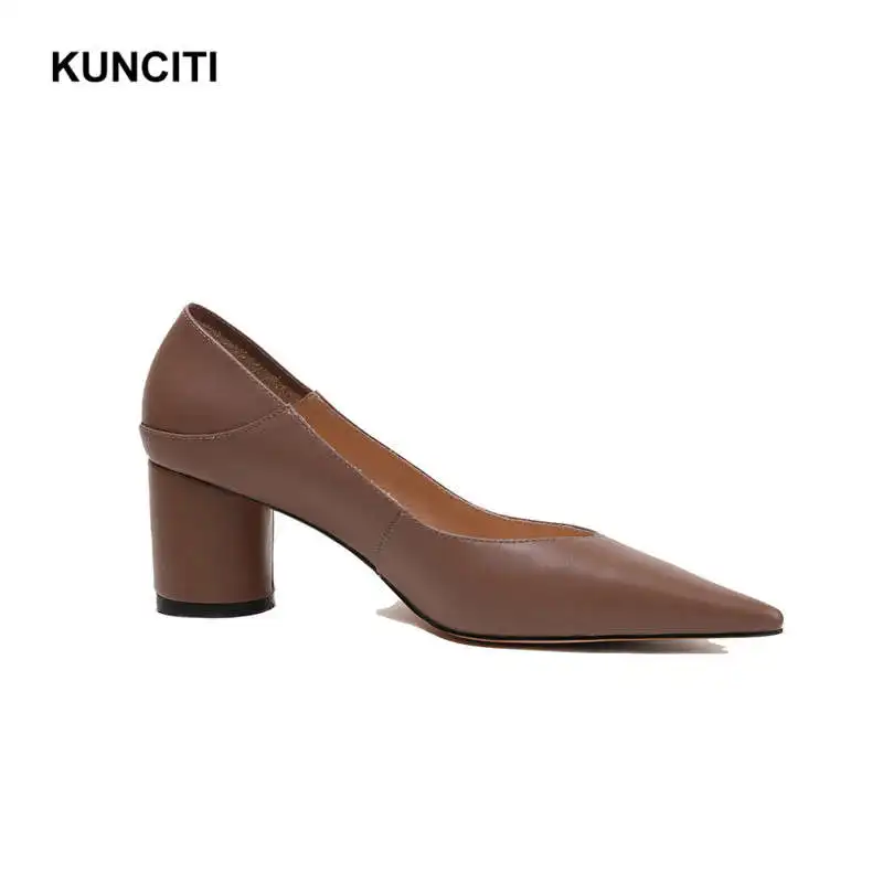 Brown KUNCITI/ женские туфли на высоком каблуке; женские туфли-лодочки с острым носком; итальянская обувь в европейском стиле; офисные мокасины из натуральной кожи; G942 - Цвет: Brown
