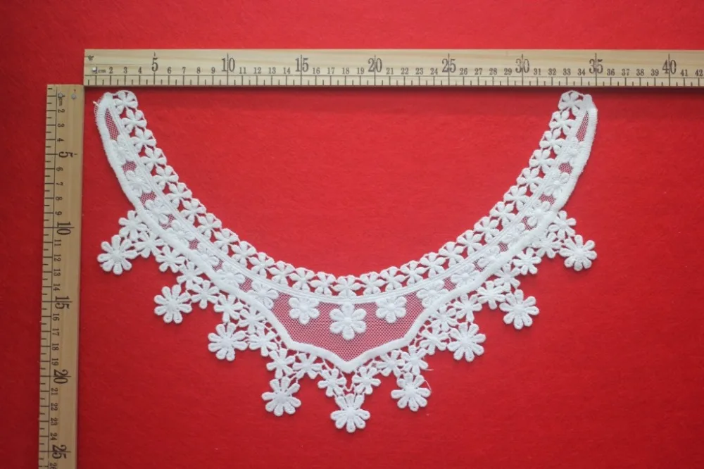 

20pcs/lot Cotton Motif Applique white Flower Neckline Neck Collar Venise Lace Trims