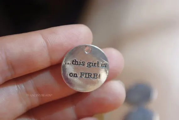 

50pcs/lot 25mm Metal/Alloy Antique Silver Lettering "This is a girl on fire " hang tag Charms Pendant Jewelry settings Finding