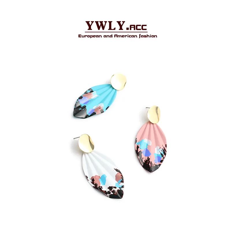 European and American hand-painted graffiti earrings niche original designer twisted wavy creative personality | Украшения и