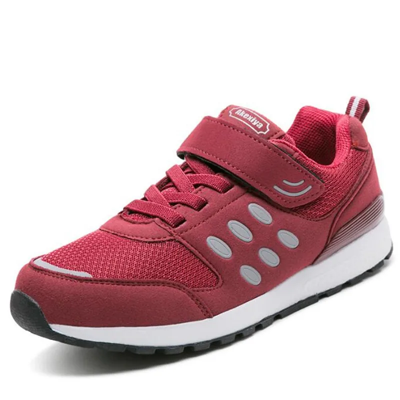 Женские кроссовки на шнуровке плоской подошве со стразами повседневная обувь