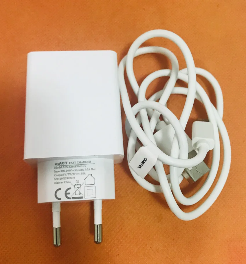 Оригинальное дорожное зарядное устройство с европейской вилкой и USB-кабелем для
