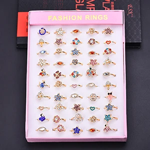 50pcs Разноцветные Регулируемые кольца с мультяшными кристаллами для маленьких девочек и мальчиков, разные стили, вечерние ювелирные изделия в подарок с витриной - Цвет основного камня: 50pcs