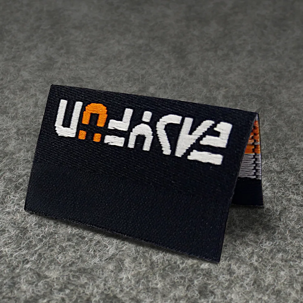 ZeQi Garment tags black background woven labels customize main label trademark embroidered 1000pcs/lot | Дом и сад