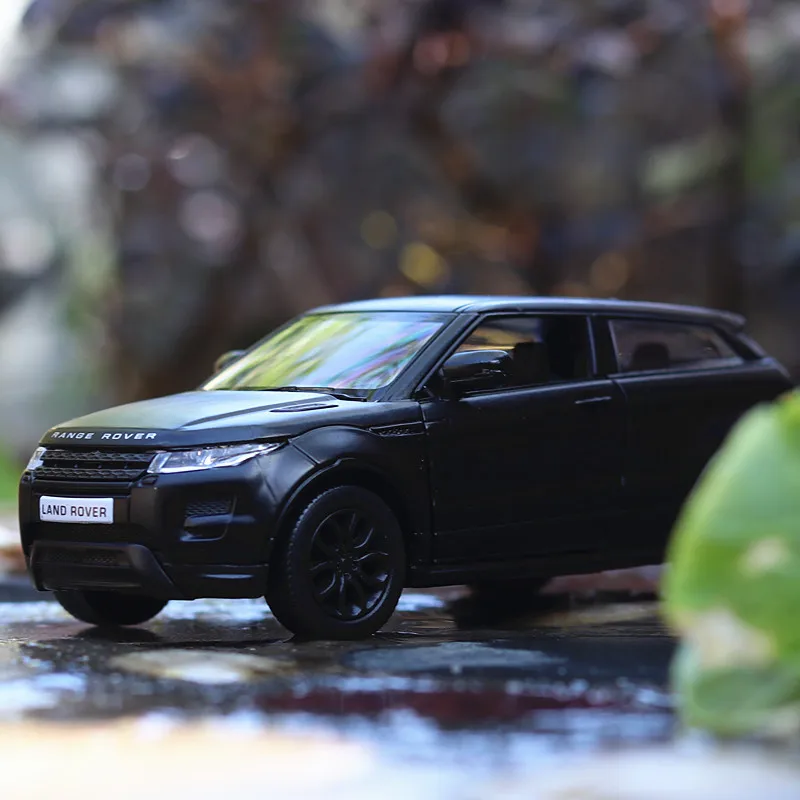 Лицензионная модель автомобиля 1/36 CH554008M BLack Evoque Diecast маленький автомобиль 5 дюймов