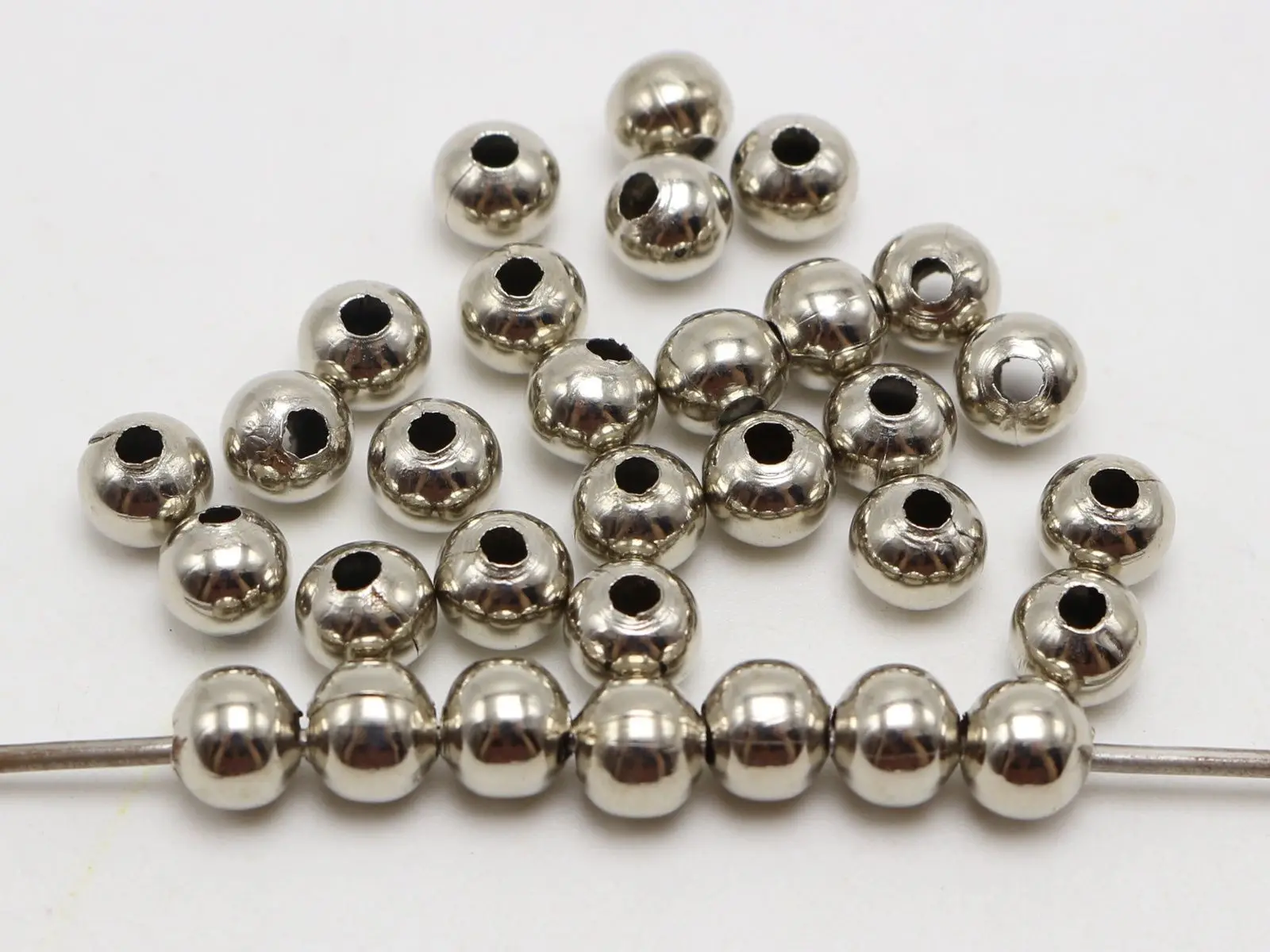 

100 Silver Colour Tone Metal Smooth Ball Round Beads 8mm Spacer Jewelry Finding