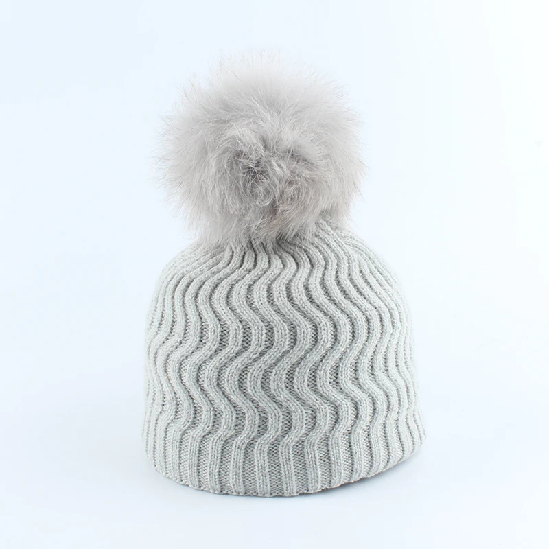 Детские зимние шапки из натурального меха с помпоном и шапкой вязаные теплые