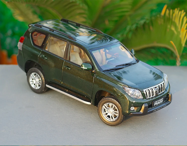 Литья под давлением 1/18 Toyota Land Cruiser Prado модель автомобиля SUV игрушек зеленого цвета