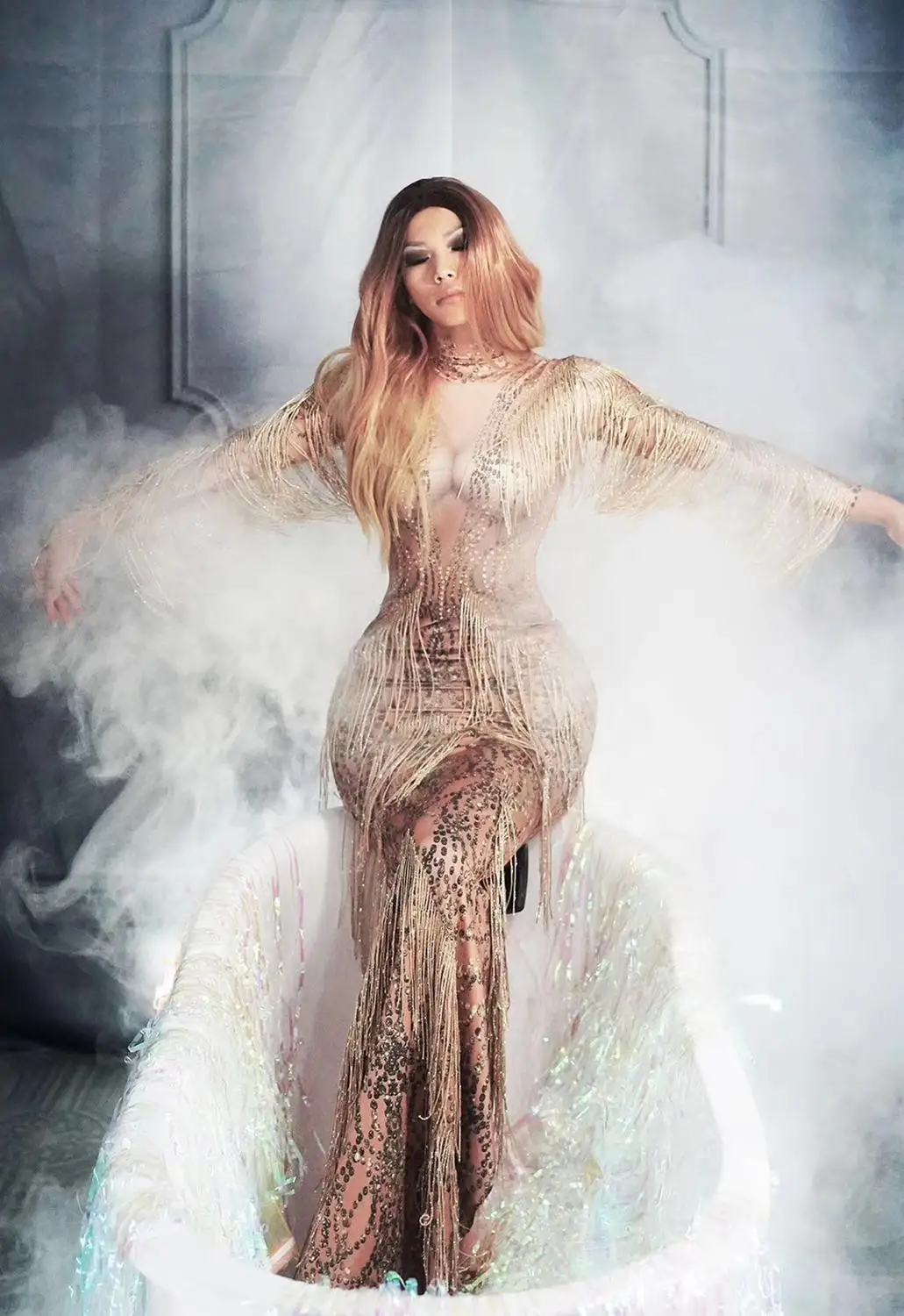 Женский сценический танцевальный костюм певица вечернее длинное платье с бахромой и стразами праздничная