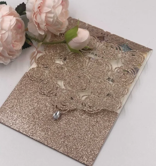 rose gold glitter 50 шт. полый лазерный разрез Розовый Блестящий Порошок Свадебное приглашение из бумаги карты с бриллиантом поздравительная карманная упаковка для пригласительных открыток - Цвет: rose gold glitter