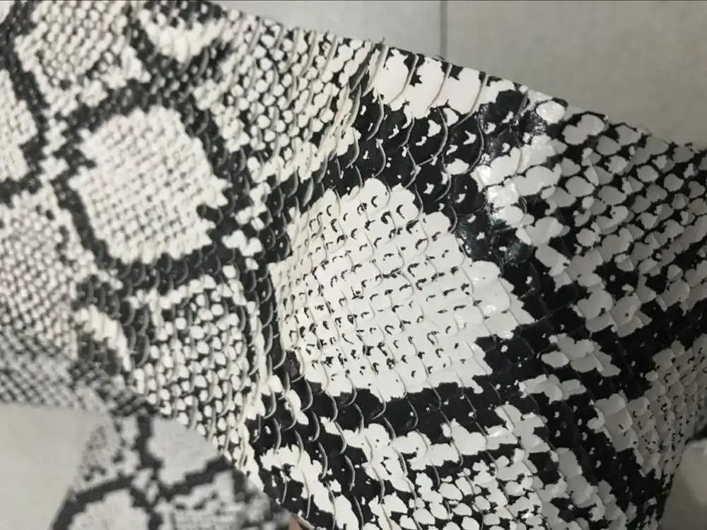 

SP999 Mixed Black and White Color Skin