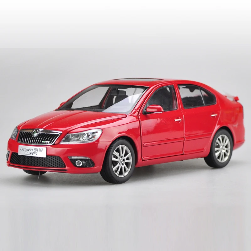 1:18 литая под давлением модель для Skoda Octavia RS 2014 Red Liftback игрушечная машинка