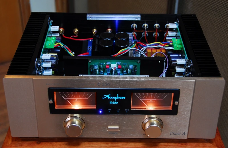 Копировать Accuphase E-550 операции чистого класса A(30w-8 Ω) гарантированная линейная мощность MOS-FET 3 параллельной двухтактной конфигурации