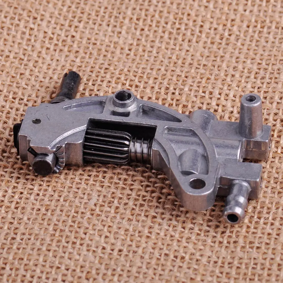 LETAOSK Новый масляный насос Замена подходит для китайской бензопилы 4500 5200 5800 45CC 52CC