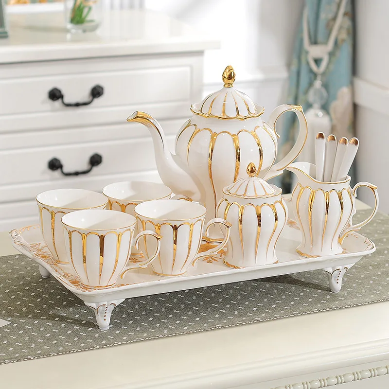 white 1 set Европейский набор кофейных чашек, чайный горшок, поднос, роскошный набор чайных чашек, фарфоровый сахарный чайник из костяного фарфора, для заваривания чая, день рождения, свадебный подарок, домашний декор - Цвет: white 1 set