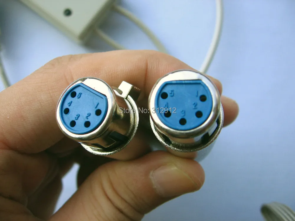 Интерфейс USB DMX (2 выход через 5 контактные разъемы XLR) может работать со многими