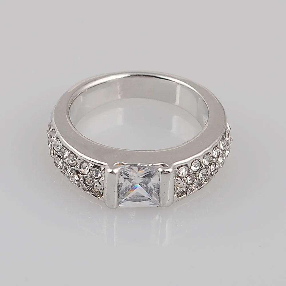 

Fashion Design Elegant Luxury Charm Austrian Crystal Zircon Ring