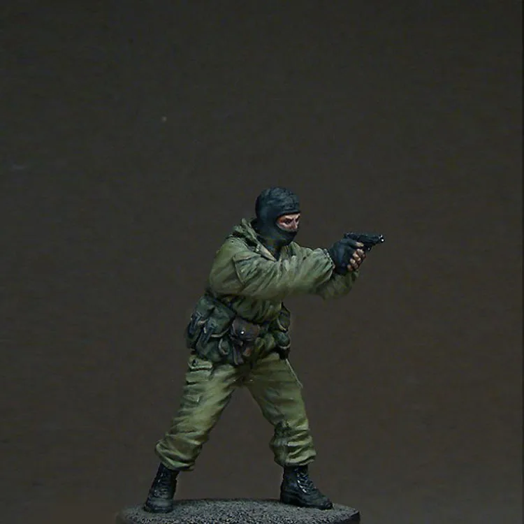 1/35 шкала Неокрашенная фигурка из смолы современный продавец Российской
