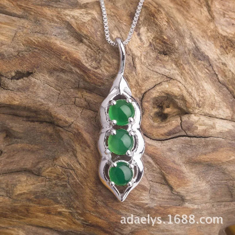 

925 Silver Natural semi-precious stones chalcedony green green vintage Necklace cartoon four cute Green beans Pendant