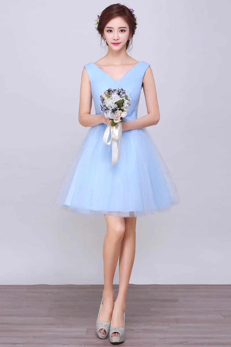 Простое короткое ТРАПЕЦИЕВИДНОЕ ПЛАТЬЕ цвета шампанского с кружевной