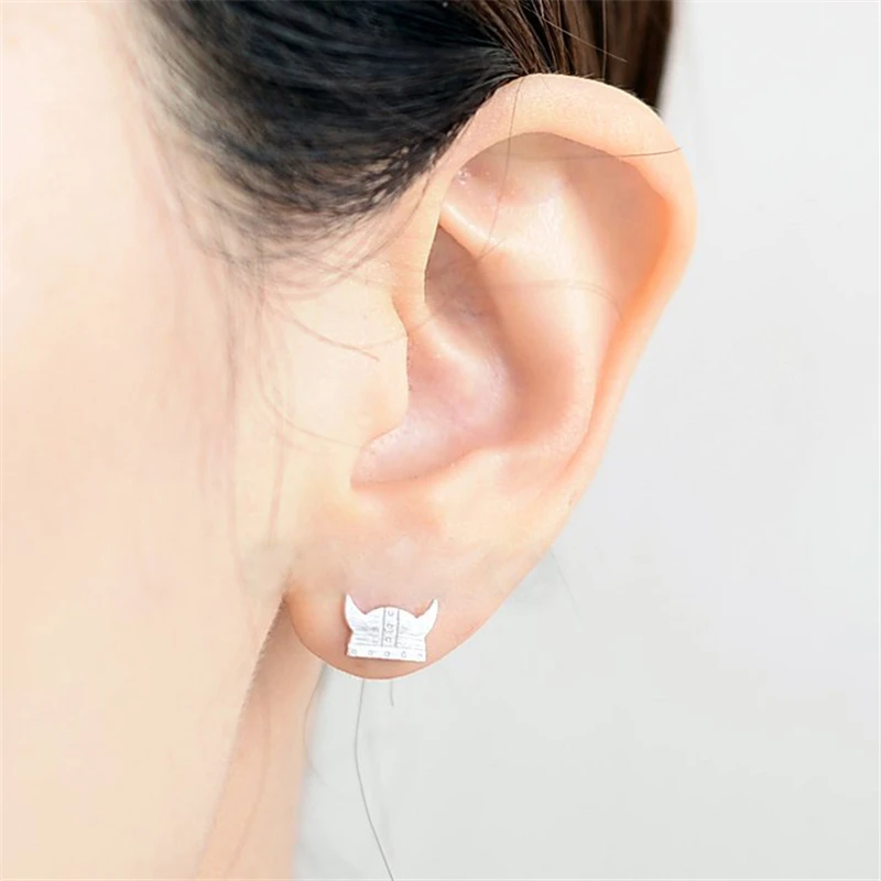 Модные Пираты Карибского моря шлем серьги-гвоздики личности рогатый маленькие с