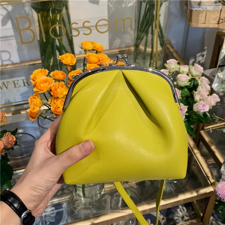 Женская сумка-мессенджер в стиле ретро сумка на плечо застежках черная из