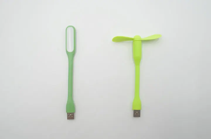 green Маленький мини-вентилятор с USB портом креативный охладитель воздуха Портативный вентилятор гибкий USB LED свет для телефона настольный компьютер летний гаджет хорошего качества - Цвет: green