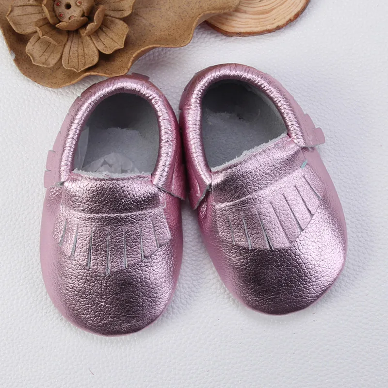 Обувь из натуральной кожи; мокасины; первые шаги с мягкой подошвой для малышей младенцев бахрома с бантом обувь для девочек