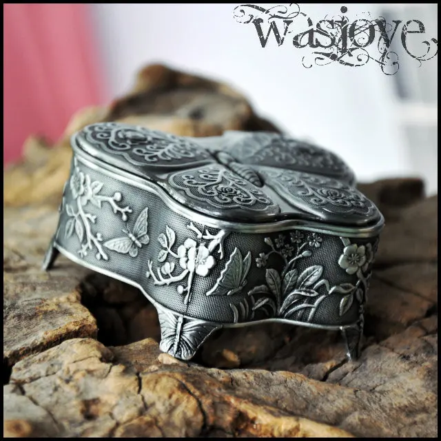 Шкатулка для украшений металлическая в форме бабочки |